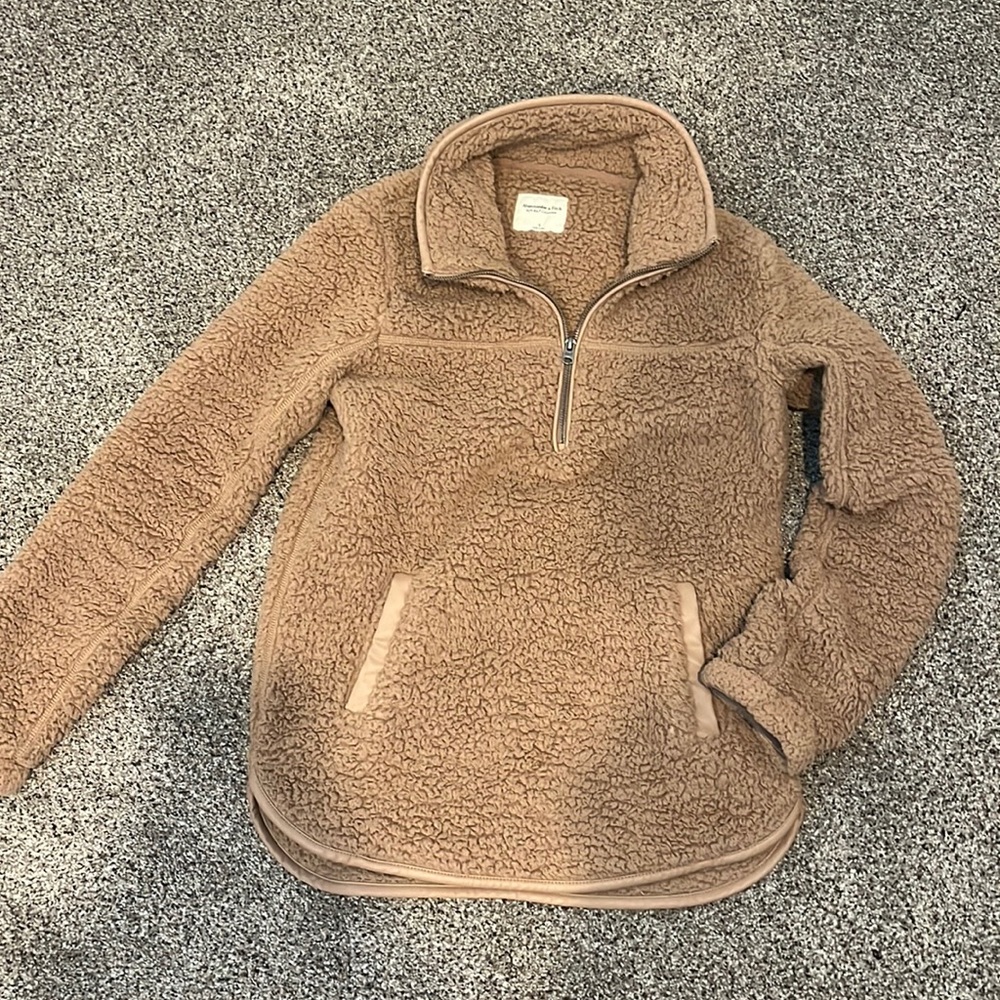 Abercrombie Teddy Sweater size S